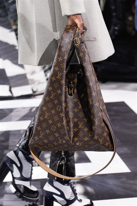 nieuwe collectie louis vuitton tassen 2016|Louis Vuitton Fall/Winter 2016 Runway Bag Collection.